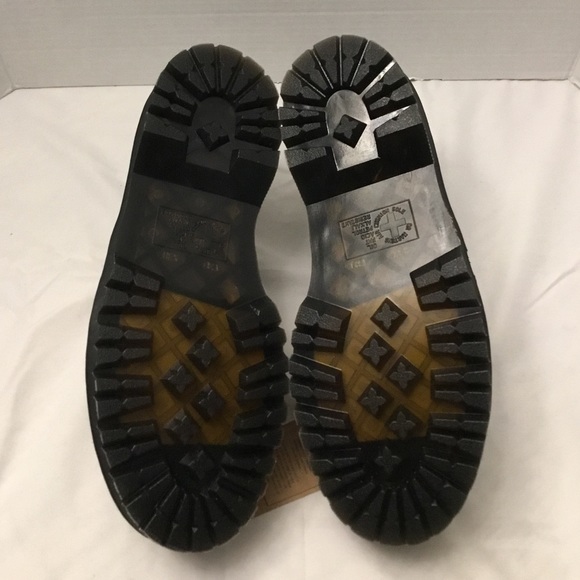 DR MARTENS SHOES - Picture 15 of 16